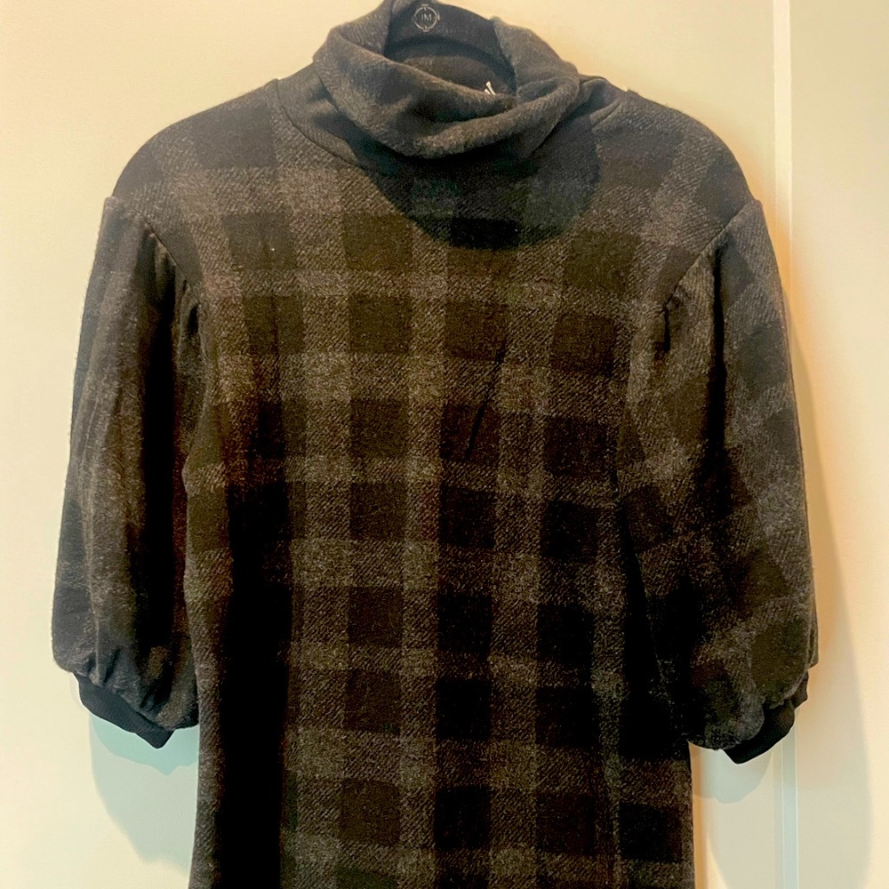 NWT DREW Turtleneck, balloon sleeve, checkered pattern, incredibly soft